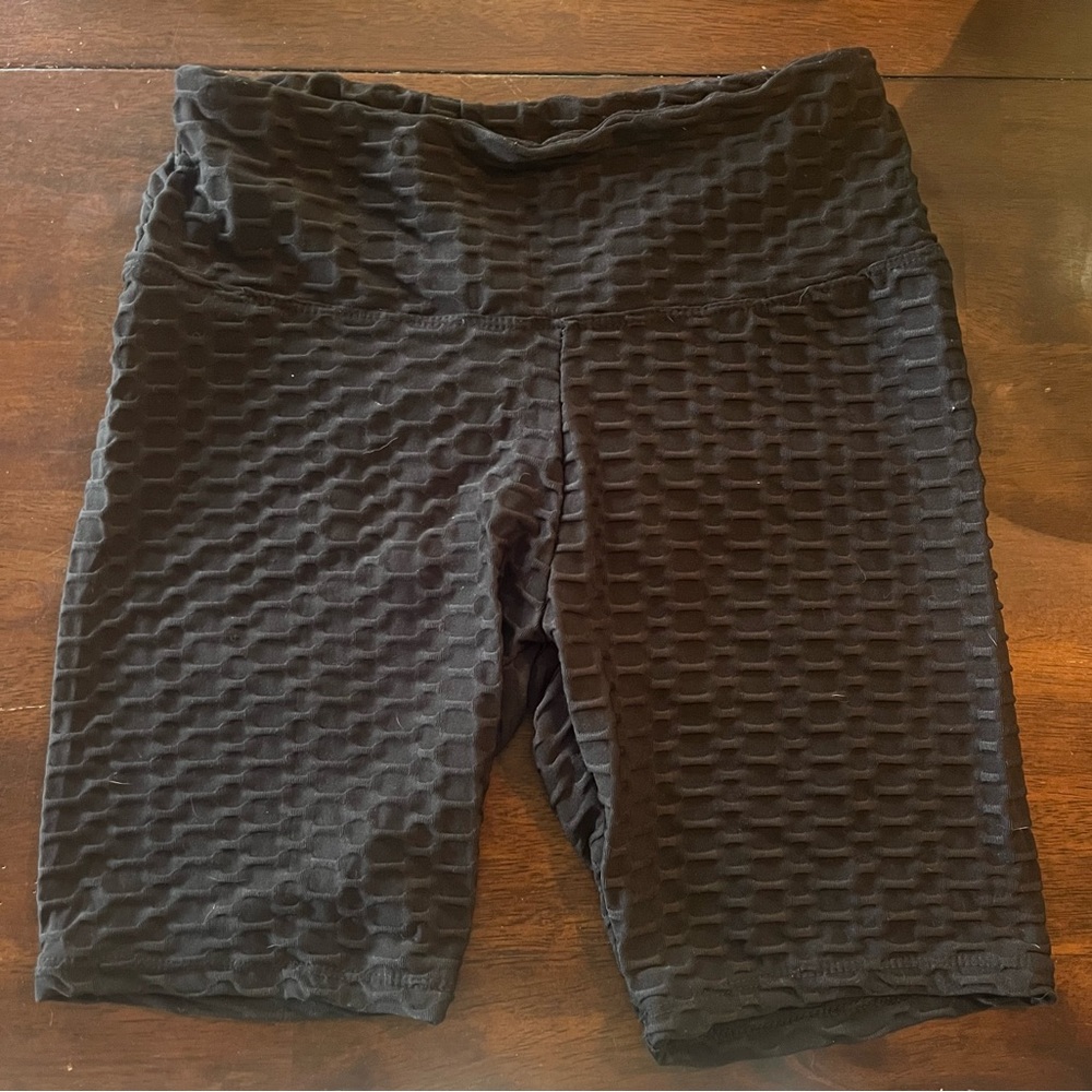 Honeycomb Textured Scrunch Butt Biker Shorts